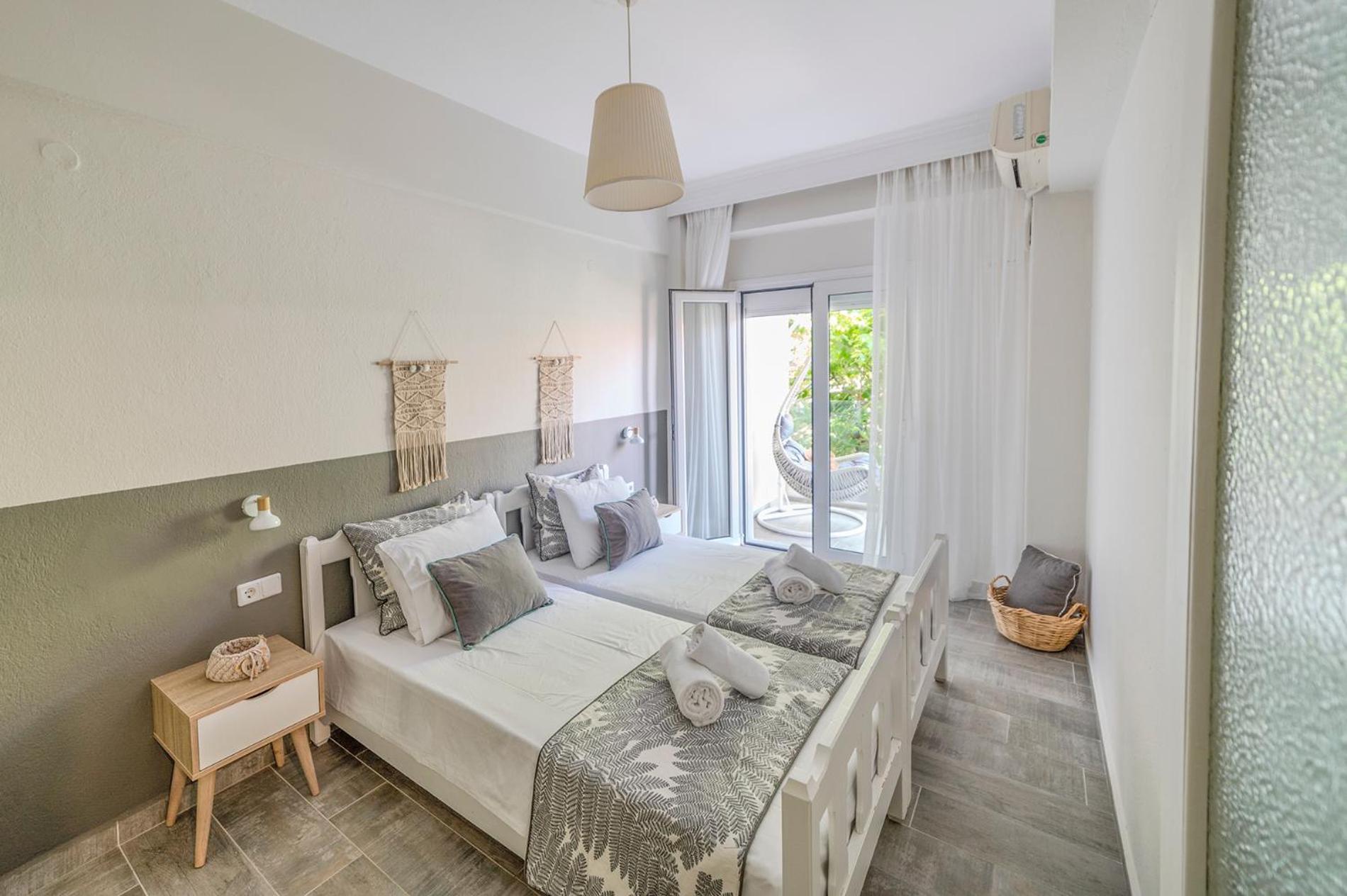 Evangelia Rooms & Apartments - A 艾斯普罗瓦塔 外观 照片